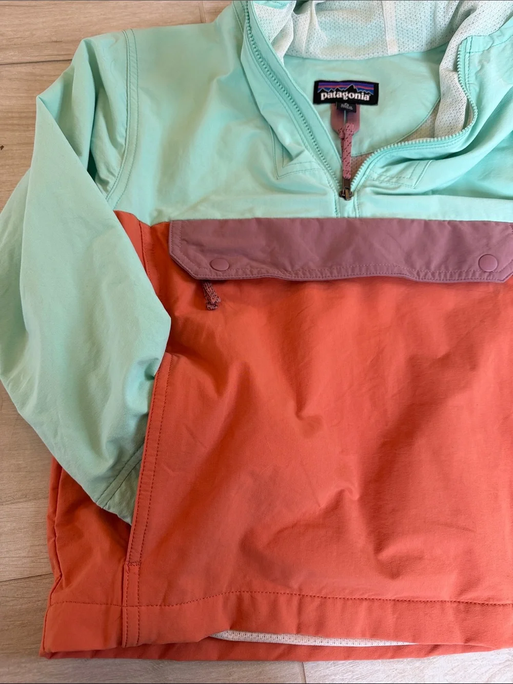 Patagonia hooded anorak